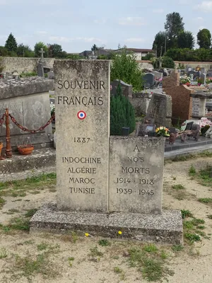 Monument aux Morts du Cimetière d'Auvers-sur-Oise