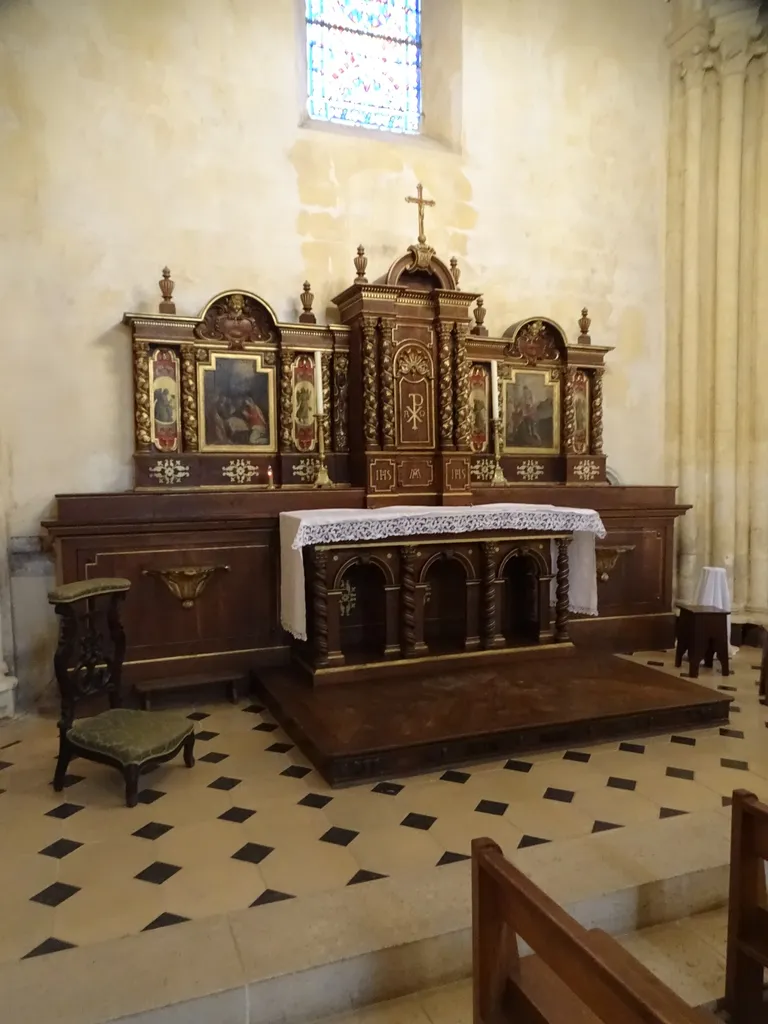 Tabernacle, tableaux, gradin de l'autel de la Vierge dans l'Église Saint-Christophe de Cergy