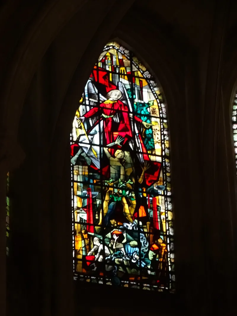 Vitrail Baie 1 de Max Ingrand dans la Cathédrale de Pontoise