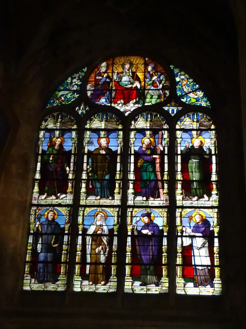 Vitrail Baie E dans la Cathédrale de Pontoise